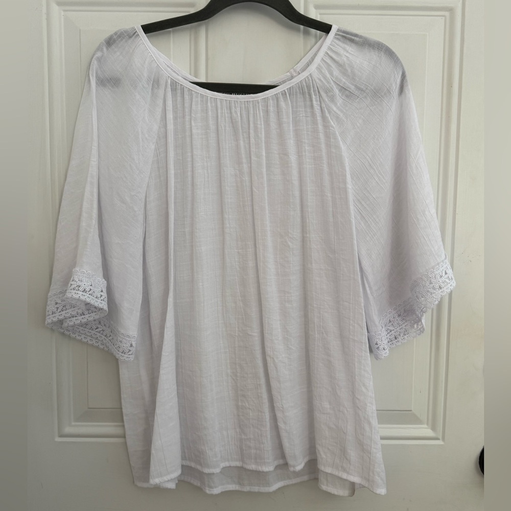Counterparts White Women's Blouse with Lace Sleeves. Medium